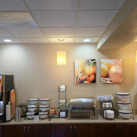 Comfort Inn & Suites Grafton-Cedarburg Exteriér fotografie